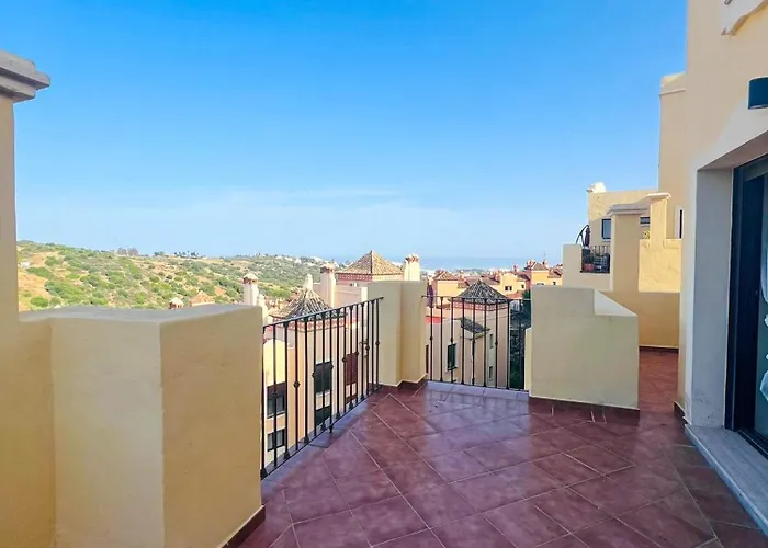 Halo - Amazing Penthouse With Lovely Terraces And Views *